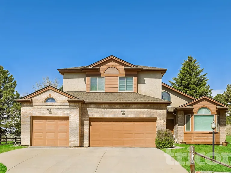 7270 N Hyperion Way — Photo 1