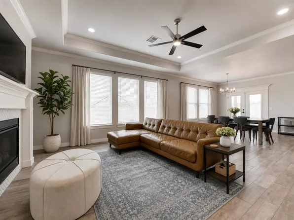6300 Macarthur Park Cir, Edmond, OK 73012