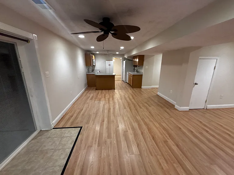 109 Discovery Ct — Photo 2