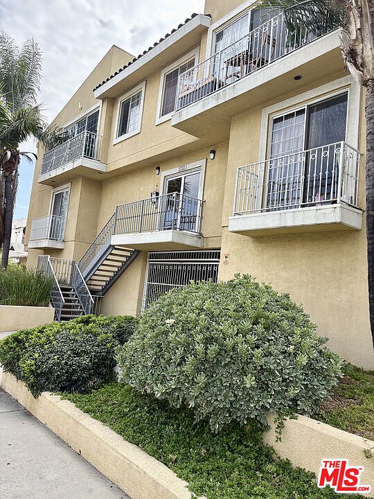 1st image of 1221 Seward St APT 103
