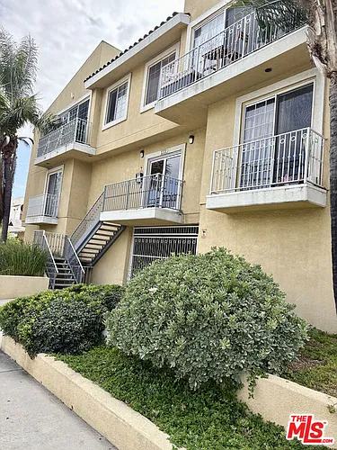 1221 Seward St #101 Photo 1