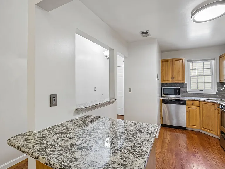 366 Potomac Dr — Photo 7