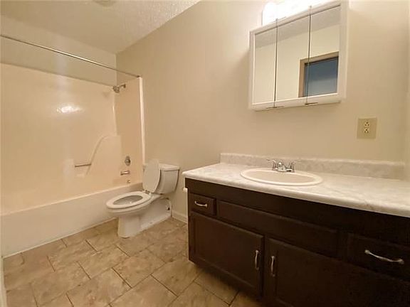 4th image of 707 Bayou Gardens Blvd