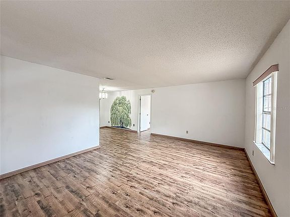 4th image of 6929 Crescent Ridge Rd