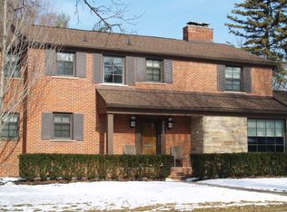 8430 Hendrie Blvd, Huntington Woods, MI 48070