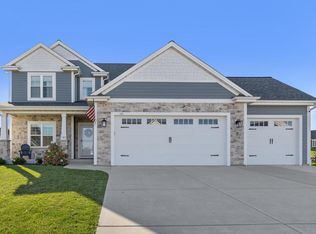 189 Mulberry Ln, Grafton, WI 53024