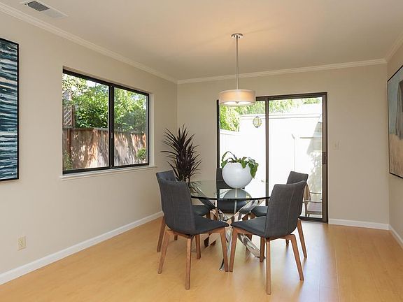 3rd image of 724 Roble Ave #7