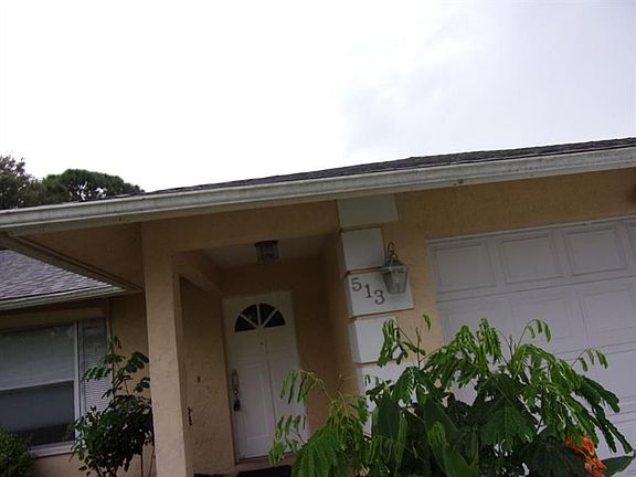 2nd image of 513 SE Crosspoint Dr
