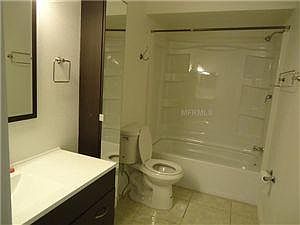 5th image of 132 Pine Island Cir