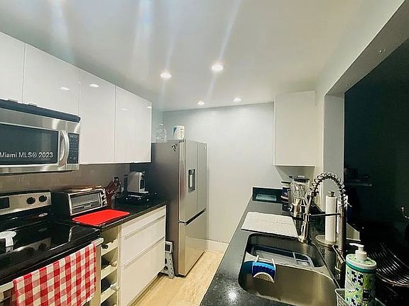 2nd image of 16518 NE 26th Ave APT 203