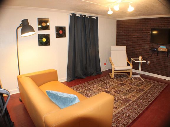 3rd image of 1003 1/2 Orange St