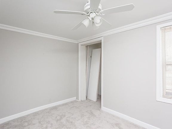 4th image of 2130 W Barry Ave #1