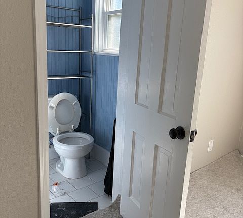 4th image of 1021 James Pkwy