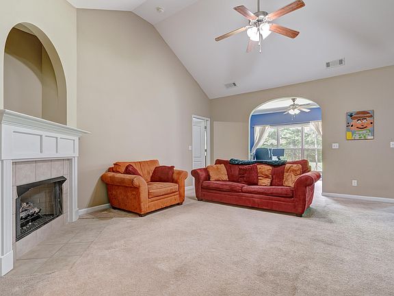 5th image of 4494 Fairmont Dr