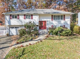 59 Winchester Rd, Livingston, NJ 07039