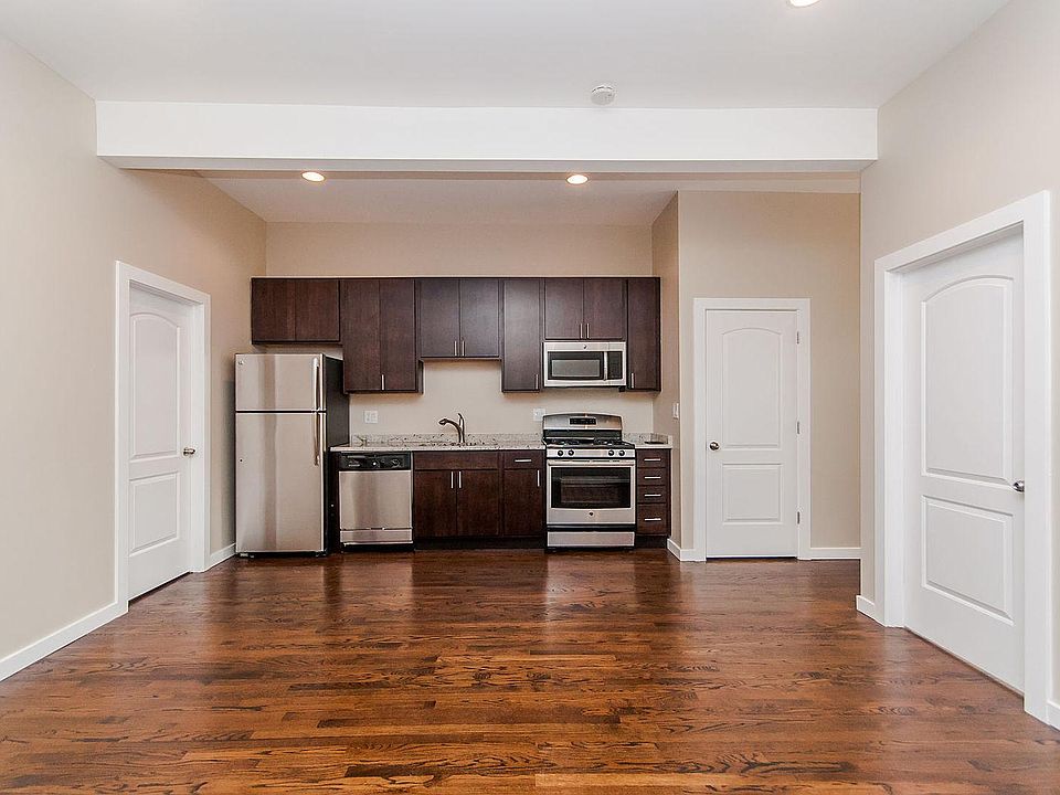 1st image of 1837 W Augusta Blvd #1F