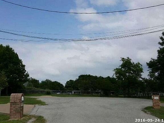 4th image of 139 Suburban Dr