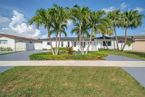 1807 SW 102nd Pl Photo 1