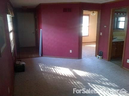 5th image of 506 N Pekin Ln
