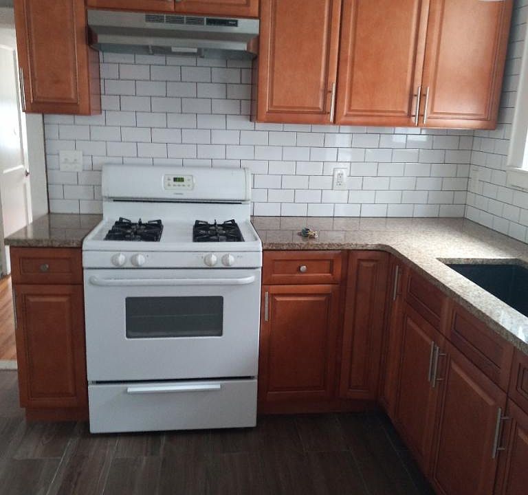 2nd image of 223 Isabella Ave Floor 1