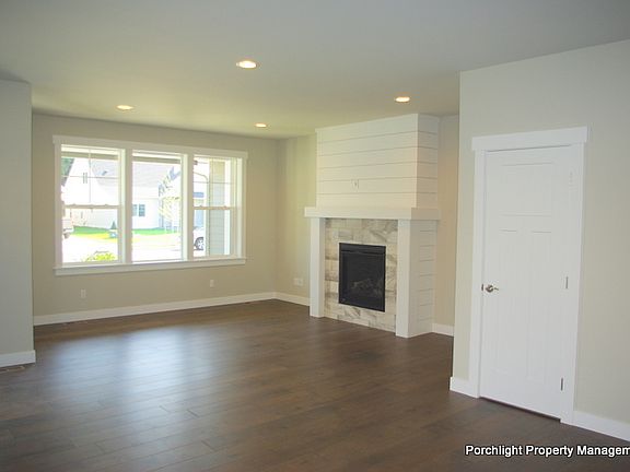 5th image of 2055 Feather Dr