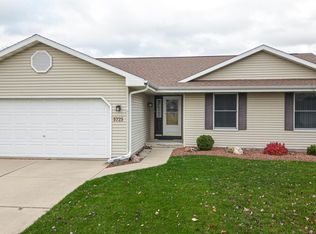 3725 Teal Ln, Janesville, WI 53546