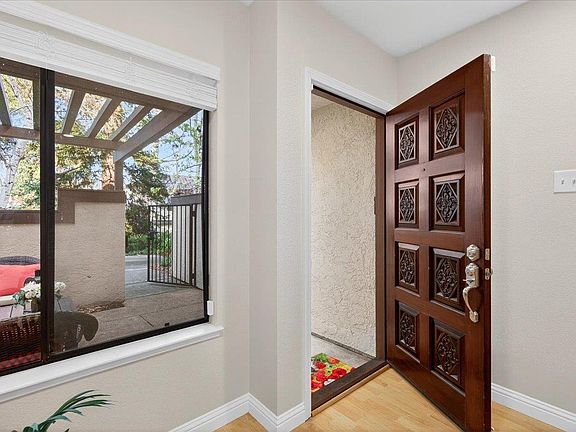 2nd image of 582 Pimlico Ct