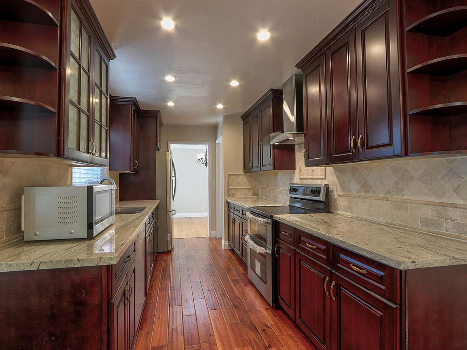 1st image of 968 Redmond Ave