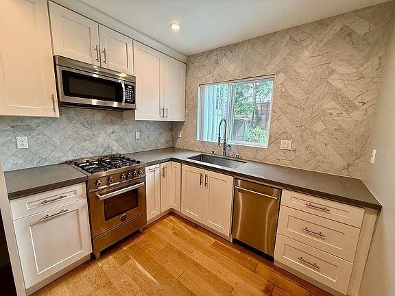 5th image of 724 Ashland Ave #2