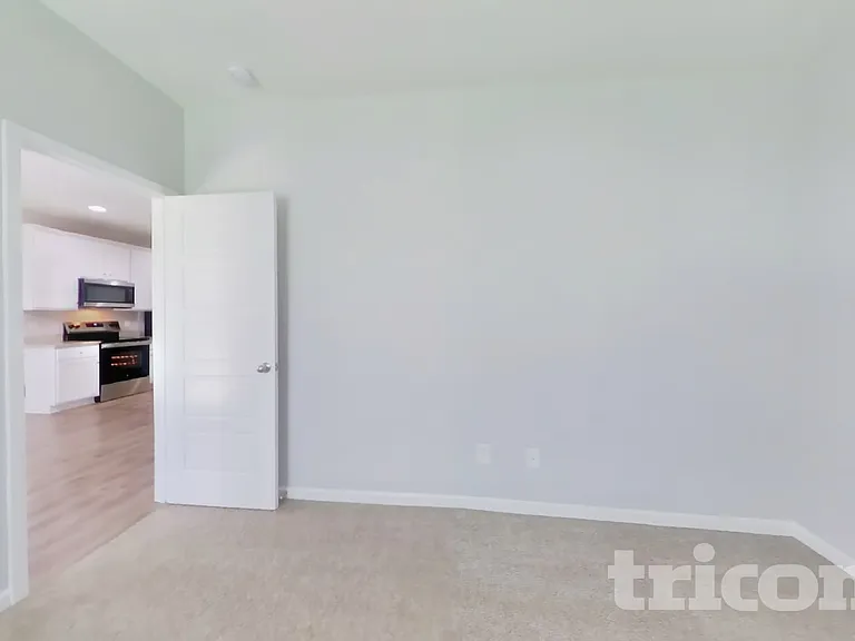 729 W Coker Way — Photo 7