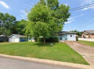 224 N Adams St, Harrison, AR 72601