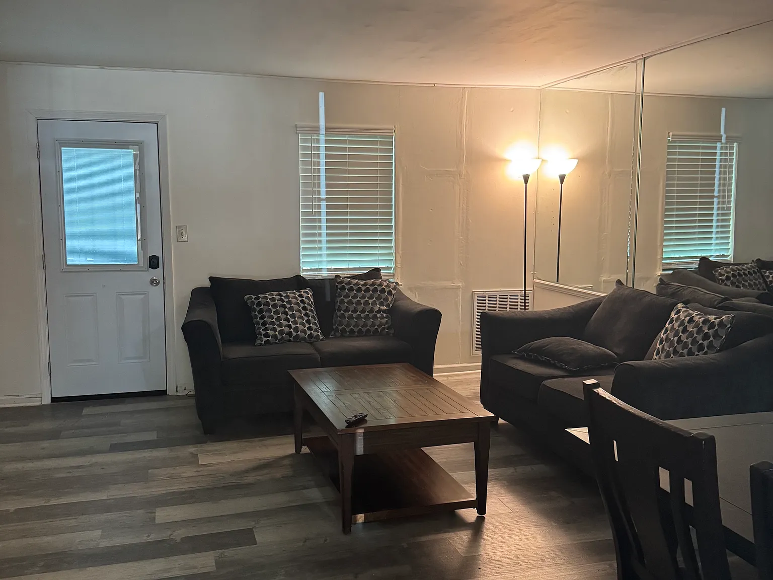 2 bed, 1.5 bath, 1125 sqft, $1,200 — Photo 4