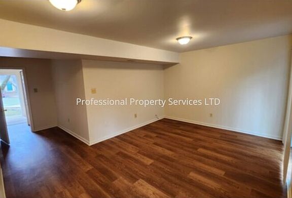 4th image of 11239 Cristins Cir