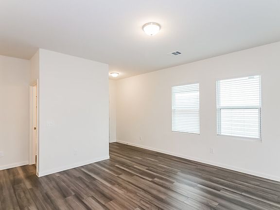 5th image of 4072 Scarlet Oak Ln