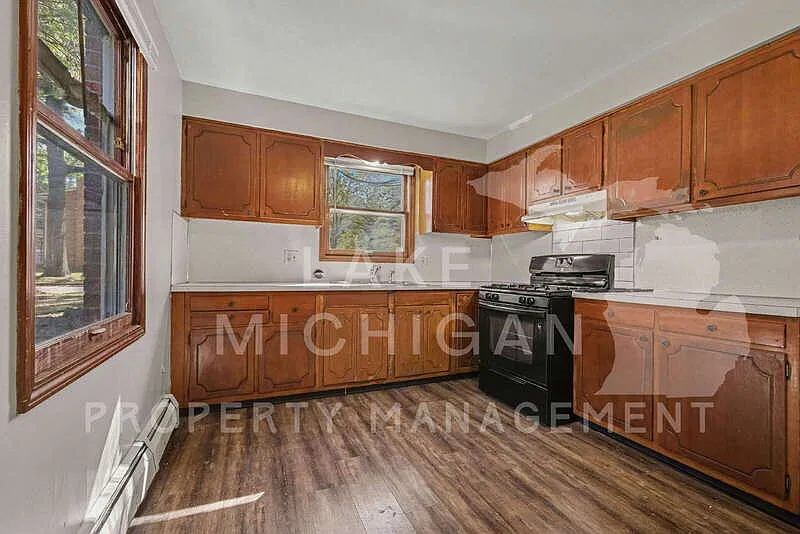 1 bed, 1.0 bath, 700 sqft, $1,095 — Photo 3