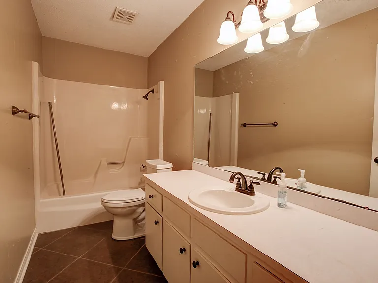 505 Evergreen St — Photo 10