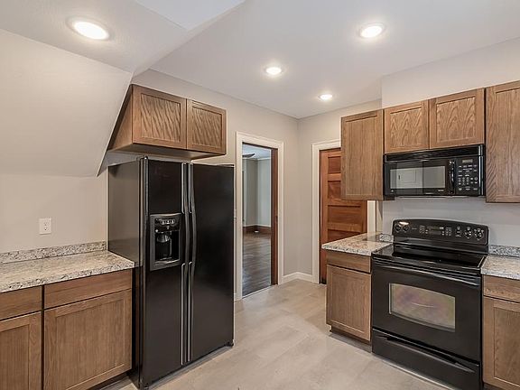 5th image of 109 N 2nd St