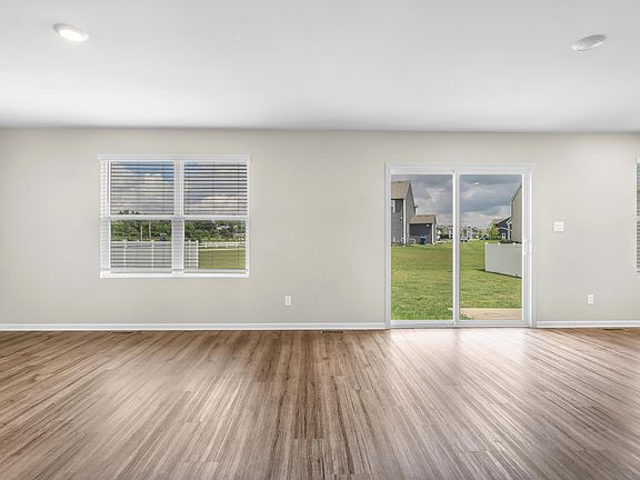 4th image of 615 Ensign Pl
