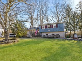 10 Stoneham Ln, New City, NY 10956