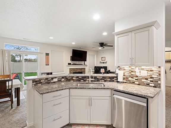 3rd image of 2225 W 23rd Ave