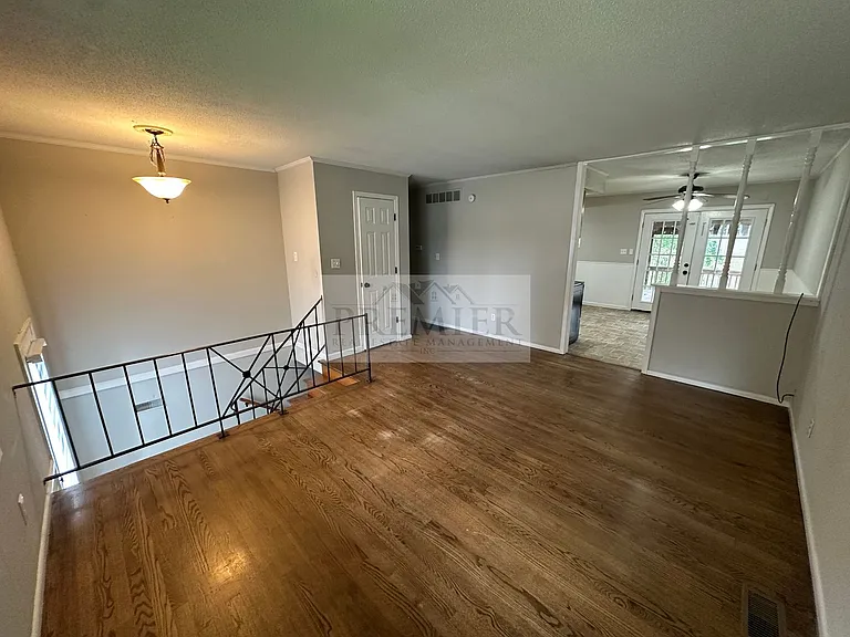 730 N Aztec Dr — Photo 2