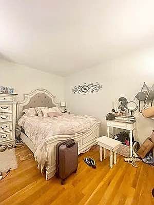 5th image of 112 E 40th St #6B