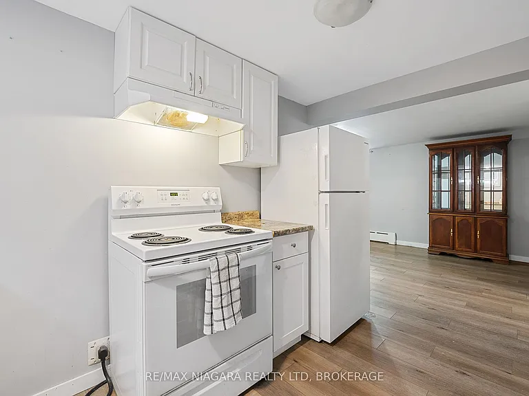 34 Saint George St #BASEMENT — Photo 4