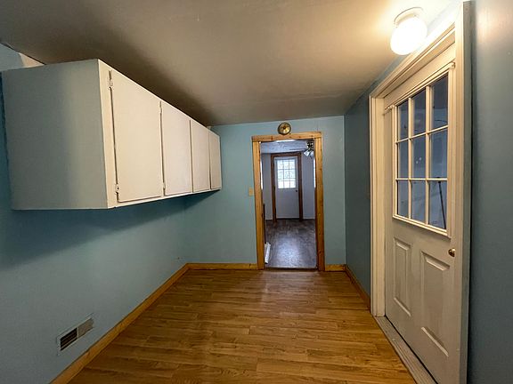 3rd image of 1000 E Spruce St