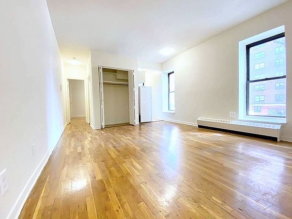 5th image of 580 Amsterdam Ave #2F