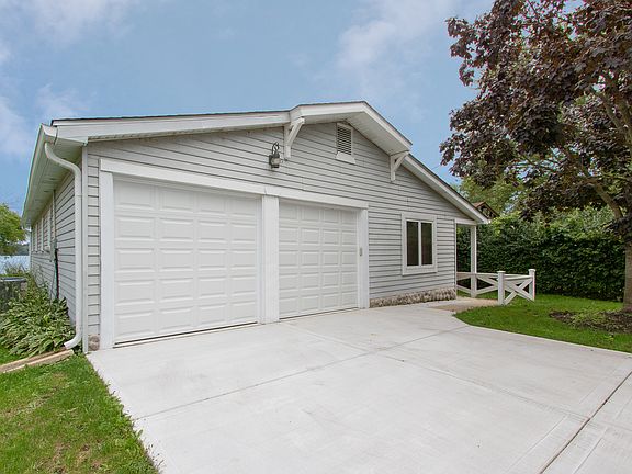 2nd image of 34335 N Circle Dr