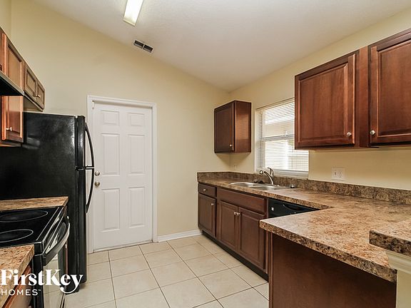 5th image of 1627 Stanbury Dr