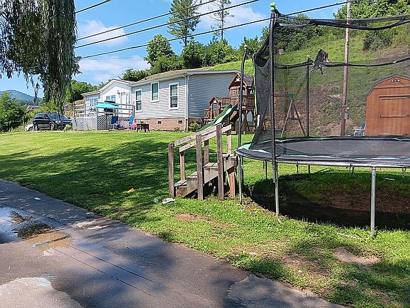4th image of 57 Buchanan Dr