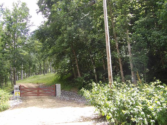 4th image of 150 W John Davis Rd