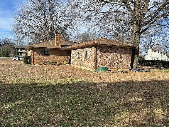4th image of 1714 Meadowlark Dr